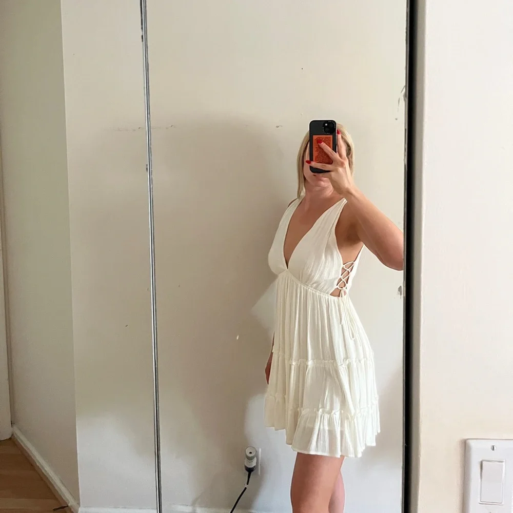 White dress by Cotton Candy - Picture 4 of 9